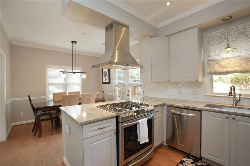 396 Carolwood Lane, Atlanta, Georgia 30342, 3 Bedrooms Bedrooms, ,2 BathroomsBathrooms,Residential,Sold,396 Carolwood Lane,5795377