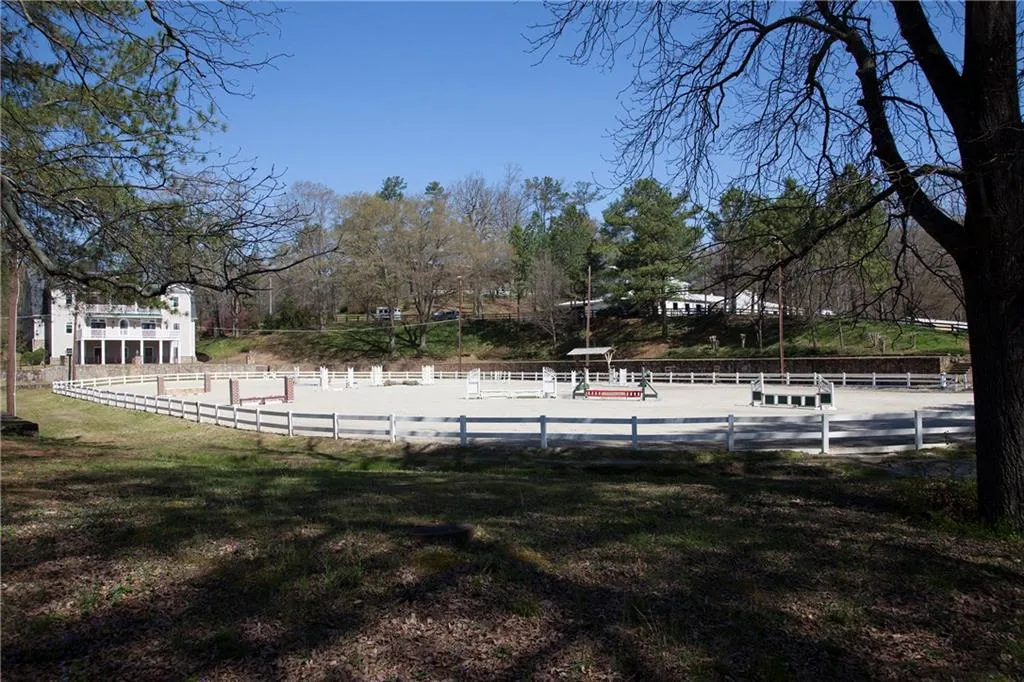 396 Carolwood Lane, Atlanta, Georgia 30342, 3 Bedrooms Bedrooms, ,2 BathroomsBathrooms,Residential,Sold,396 Carolwood Lane,5795377