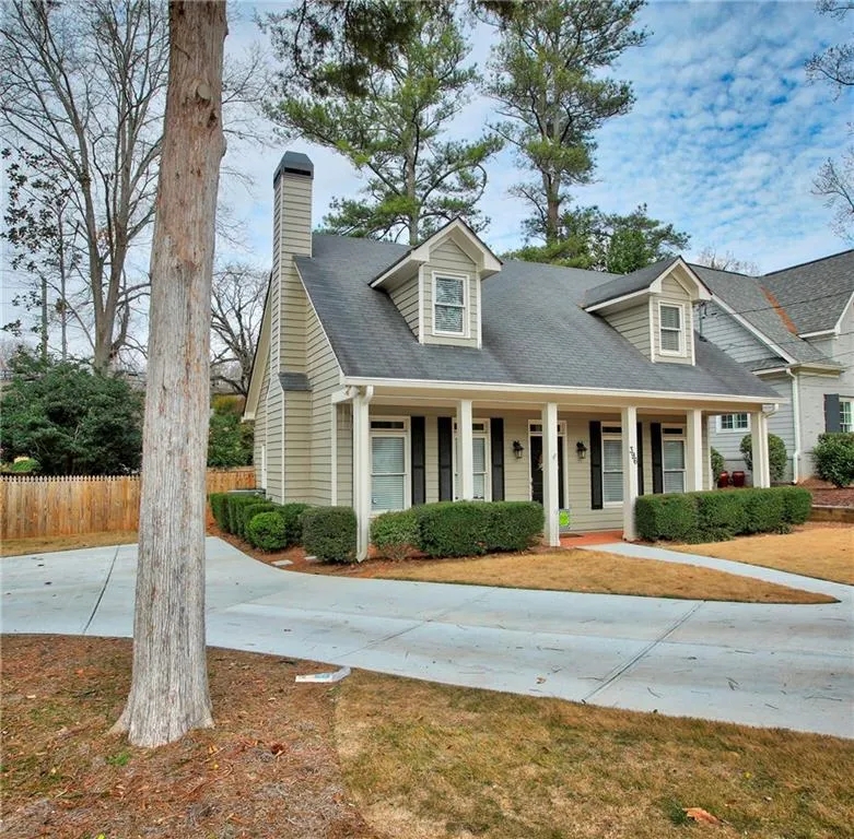 396 Carolwood Lane, Atlanta, Georgia 30342, 3 Bedrooms Bedrooms, ,2 BathroomsBathrooms,Residential,Sold,396 Carolwood Lane,5795377