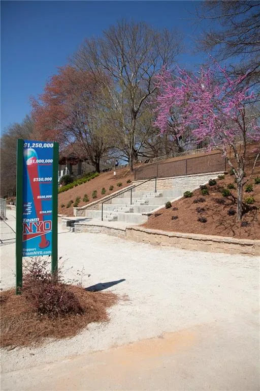 396 Carolwood Lane, Atlanta, Georgia 30342, 3 Bedrooms Bedrooms, ,2 BathroomsBathrooms,Residential,Sold,396 Carolwood Lane,5795377