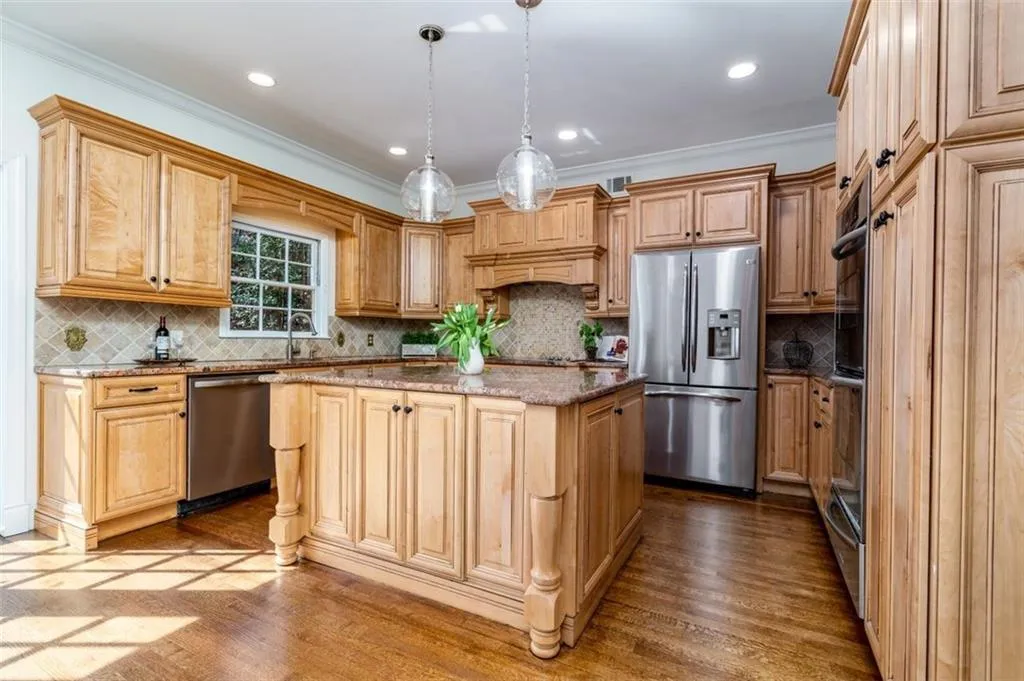 6090 River Chase Circle, Sandy Springs, Georgia 30328, 4 Bedrooms Bedrooms, ,4 BathroomsBathrooms,Residential,Sold,6090 River Chase Circle,7003497