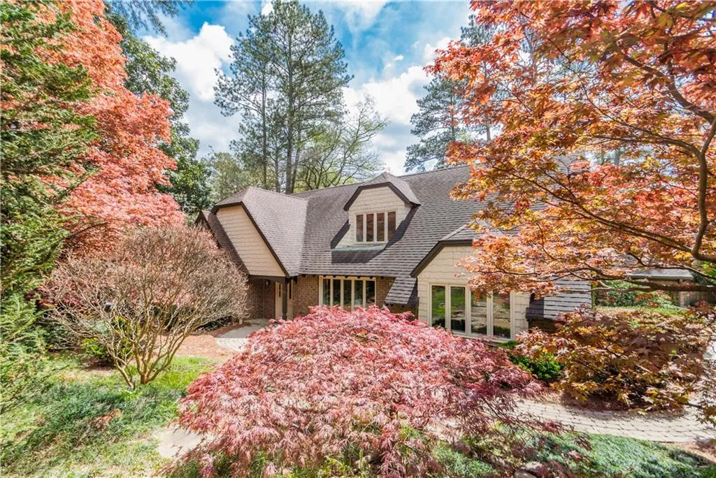 155 Black Water Cove, Sandy Springs, Georgia 30328, 5 Bedrooms Bedrooms, ,2 BathroomsBathrooms,Residential,Sold,155 Black Water Cove,5955878