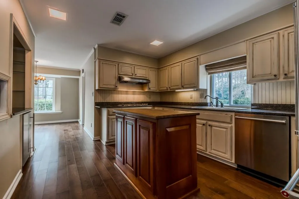 155 Black Water Cove, Sandy Springs, Georgia 30328, 5 Bedrooms Bedrooms, ,2 BathroomsBathrooms,Residential,Sold,155 Black Water Cove,5955878
