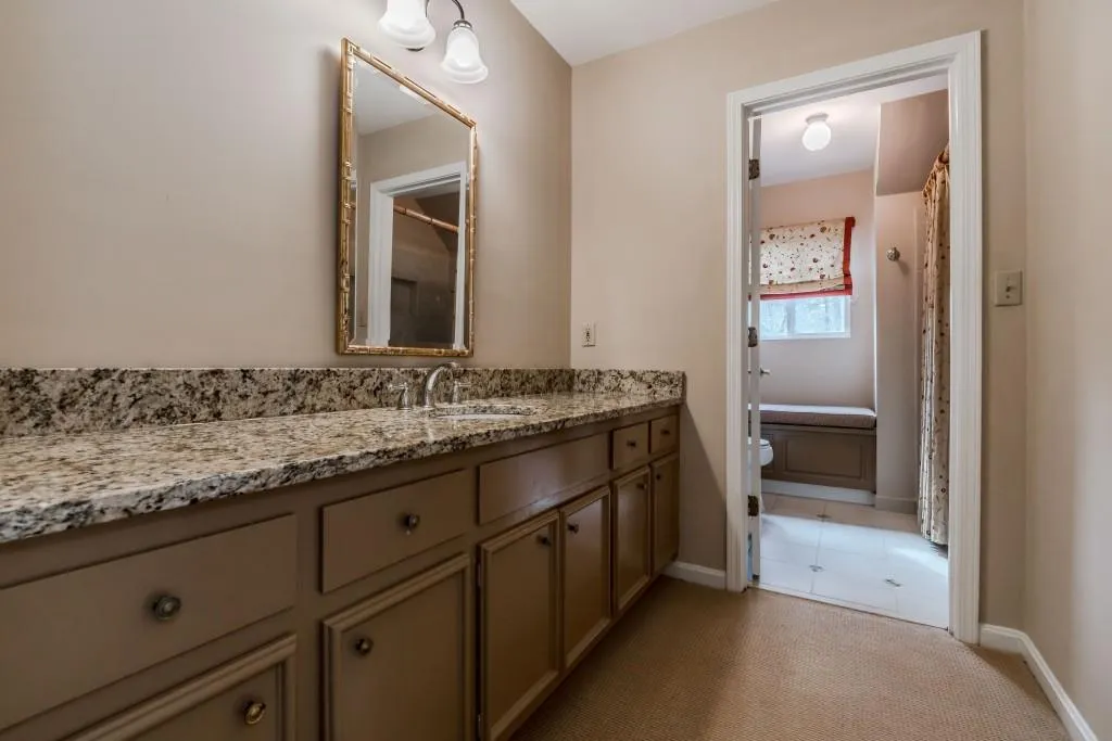 155 Black Water Cove, Sandy Springs, Georgia 30328, 5 Bedrooms Bedrooms, ,2 BathroomsBathrooms,Residential,Sold,155 Black Water Cove,5955878