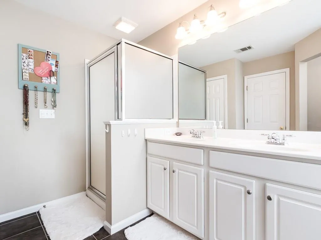 7871 Kiverton Place, Sandy Springs, Georgia 30350, 3 Bedrooms Bedrooms, ,3 BathroomsBathrooms,Residential,Sold,7871 Kiverton Place,5858249