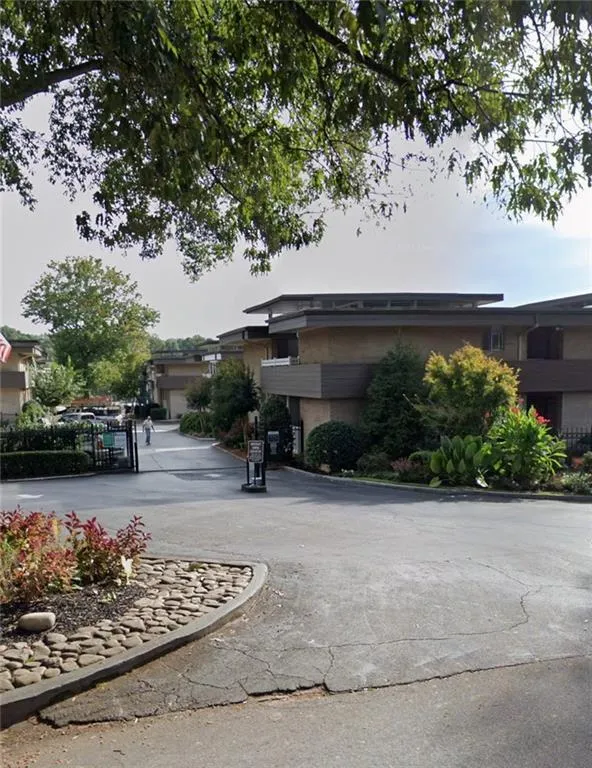 346 Carpenter Drive Unit 12, Sandy Springs, Georgia 30328, 2 Bedrooms Bedrooms, ,2 BathroomsBathrooms,Residential,For Sale,346 Carpenter Drive Unit 12,7693414