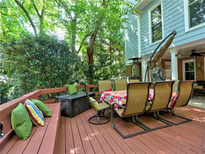 Deck with ceiling fan