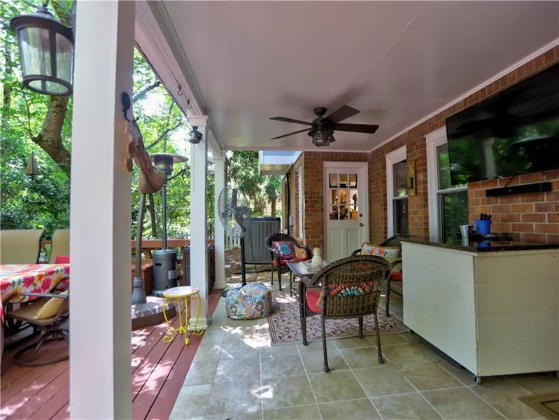 View of patio / terrace with ceiling fan
