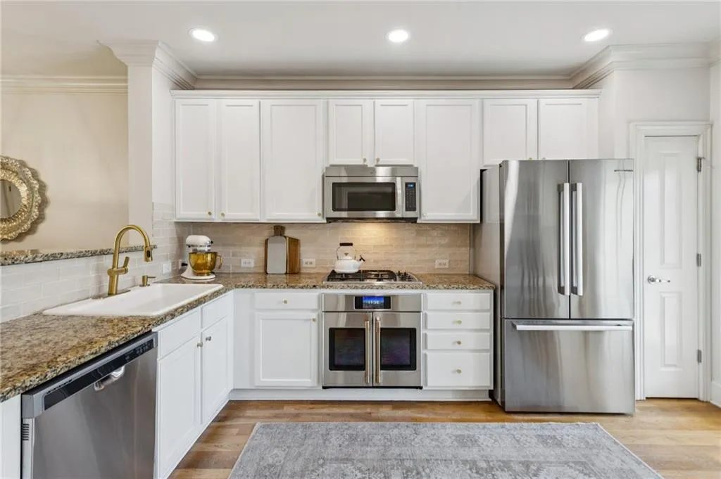 291 Le Gran Bend Unit 291, Atlanta, Georgia 30328, 2 Bedrooms Bedrooms, ,2 BathroomsBathrooms,Residential,For Sale,291 Le Gran Bend Unit 291,7758176