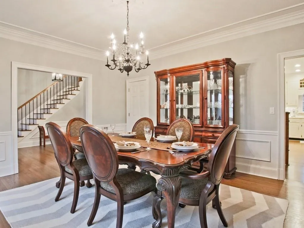 9590 Huntcliff Trace, Sandy Springs, Georgia 30350, 5 Bedrooms Bedrooms, ,5 BathroomsBathrooms,Residential,Sold,9590 Huntcliff Trace,6680604