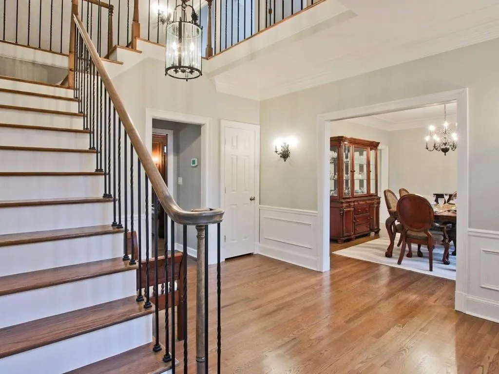9590 Huntcliff Trace, Sandy Springs, Georgia 30350, 5 Bedrooms Bedrooms, ,5 BathroomsBathrooms,Residential,Sold,9590 Huntcliff Trace,6680604