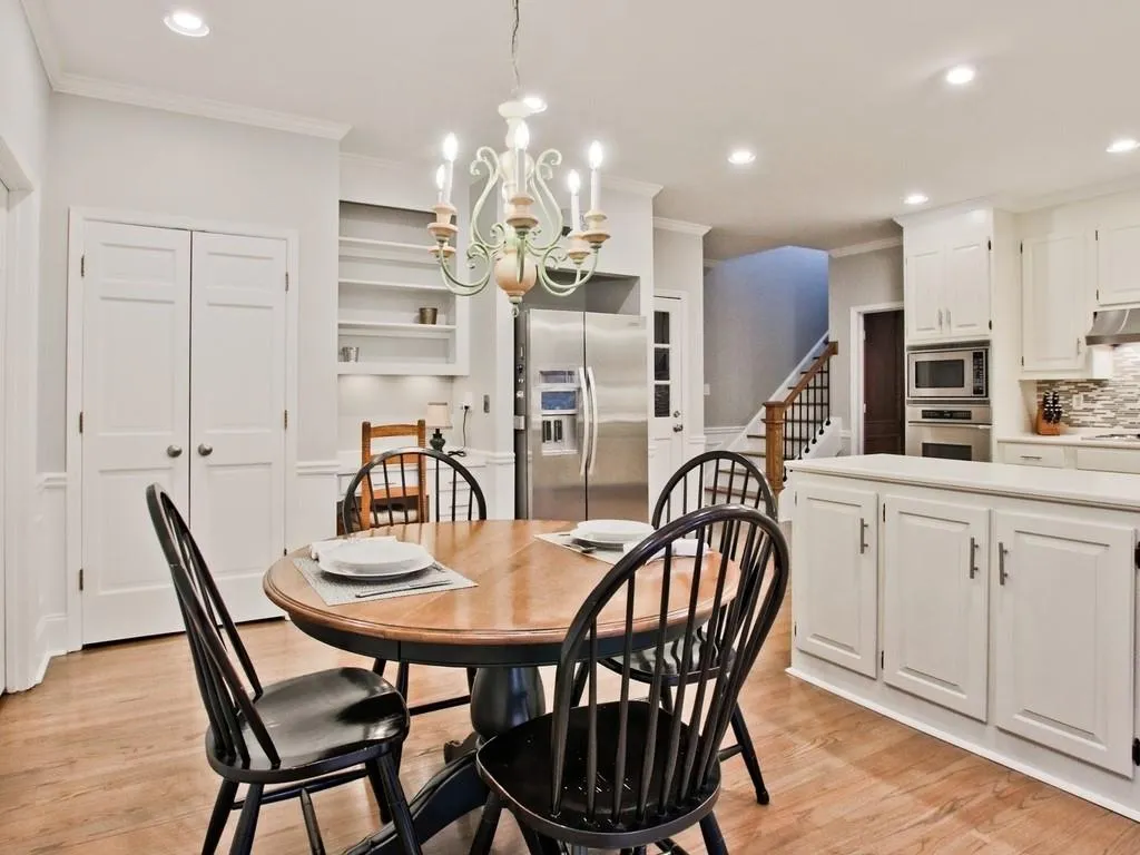 9590 Huntcliff Trace, Sandy Springs, Georgia 30350, 5 Bedrooms Bedrooms, ,5 BathroomsBathrooms,Residential,Sold,9590 Huntcliff Trace,6680604