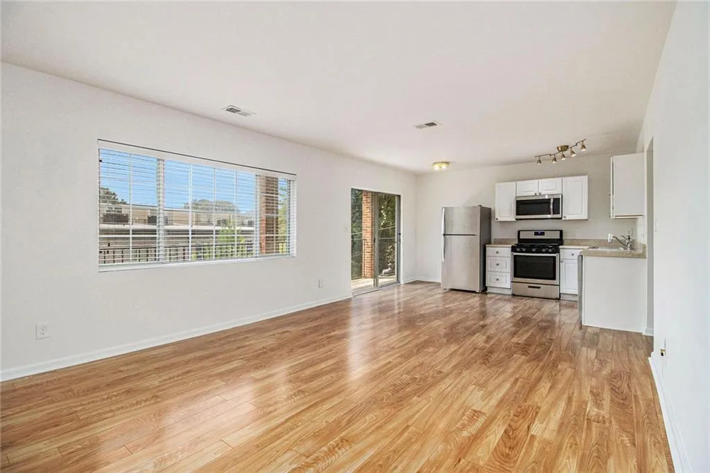 1705 Monroe Drive Ne Unit B4, Atlanta, Georgia 30324, 2 Bedrooms Bedrooms, ,1 BathroomBathrooms,Residential,For Sale,1705 Monroe Drive Ne Unit B4,7636737