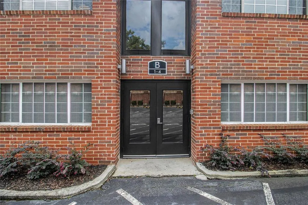 1705 Monroe Drive Ne Unit B4, Atlanta, Georgia 30324, 2 Bedrooms Bedrooms, ,1 BathroomBathrooms,Residential,For Sale,1705 Monroe Drive Ne Unit B4,7636737
