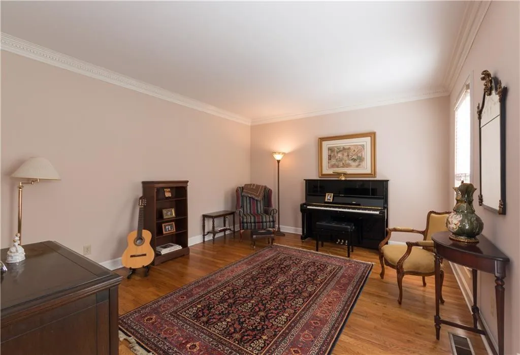 120 Wing Mill Road, Sandy Springs, Georgia 30350, 5 Bedrooms Bedrooms, ,4 BathroomsBathrooms,Residential,Sold,120 Wing Mill Road,5646310