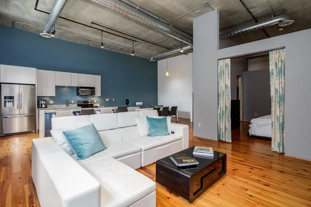 6105 Blue Stone Road Unit 206, Atlanta, Georgia 30328, 2 Bedrooms Bedrooms, ,2 BathroomsBathrooms,Residential,Sold,6105 Blue Stone Road Unit 206,6566024