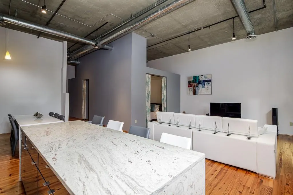 6105 Blue Stone Road Unit 206, Atlanta, Georgia 30328, 2 Bedrooms Bedrooms, ,2 BathroomsBathrooms,Residential,Sold,6105 Blue Stone Road Unit 206,6566024