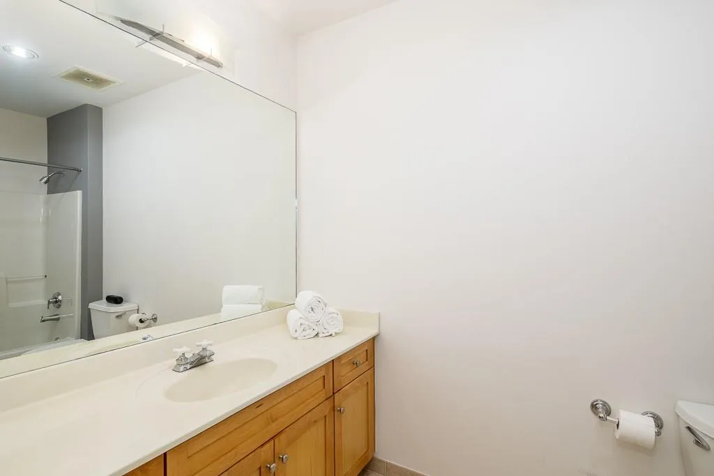 6105 Blue Stone Road Unit 206, Atlanta, Georgia 30328, 2 Bedrooms Bedrooms, ,2 BathroomsBathrooms,Residential,Sold,6105 Blue Stone Road Unit 206,6566024