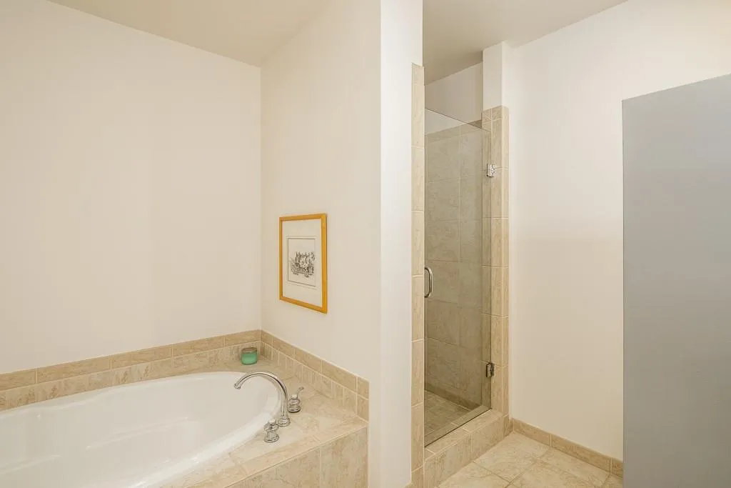 6105 Blue Stone Road Unit 206, Atlanta, Georgia 30328, 2 Bedrooms Bedrooms, ,2 BathroomsBathrooms,Residential,Sold,6105 Blue Stone Road Unit 206,6566024