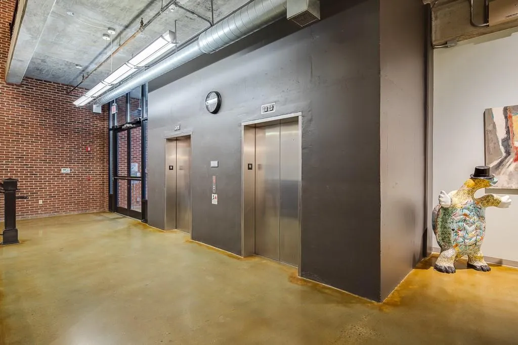 6105 Blue Stone Road Unit 206, Atlanta, Georgia 30328, 2 Bedrooms Bedrooms, ,2 BathroomsBathrooms,Residential,Sold,6105 Blue Stone Road Unit 206,6566024