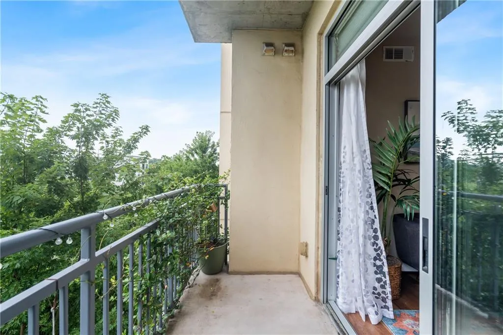 711 Cosmopolitan Unit 517, Atlanta, Georgia 30324, 2 Bedrooms Bedrooms, ,2 BathroomsBathrooms,Residential,For Sale,711 Cosmopolitan Unit 517,7626323