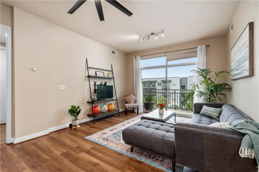 711 Cosmopolitan Unit 517, Atlanta, Georgia 30324, 2 Bedrooms Bedrooms, ,2 BathroomsBathrooms,Residential,For Sale,711 Cosmopolitan Unit 517,7626323