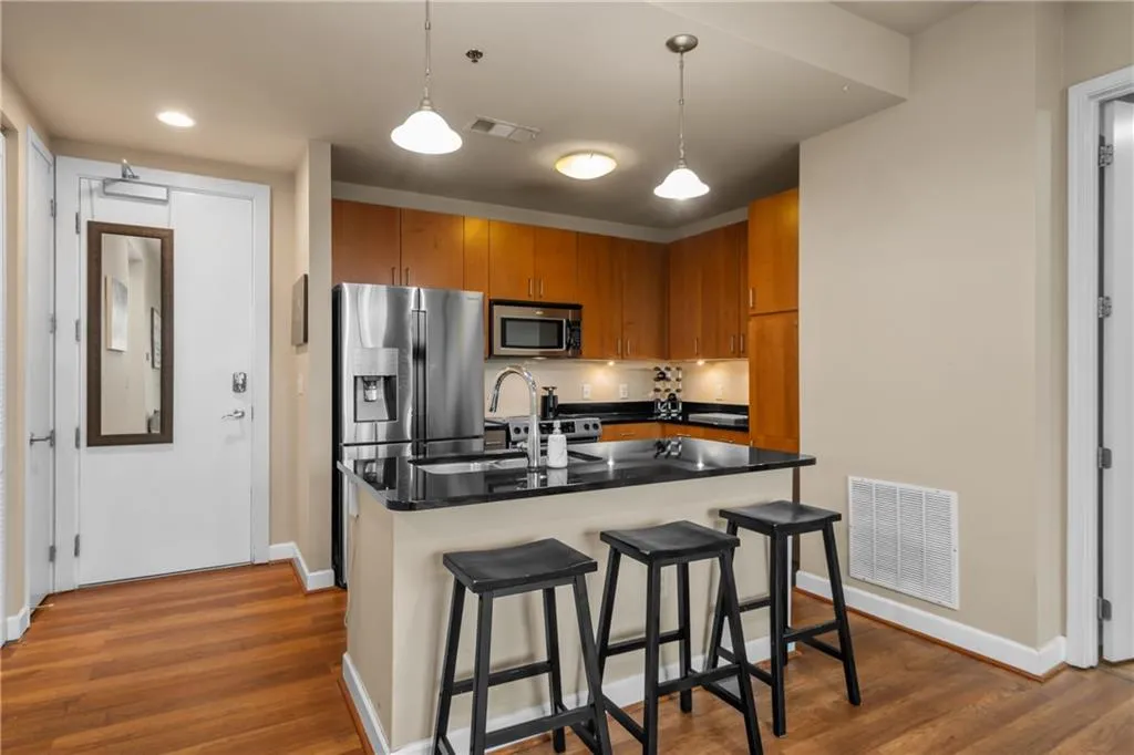 711 Cosmopolitan Unit 517, Atlanta, Georgia 30324, 2 Bedrooms Bedrooms, ,2 BathroomsBathrooms,Residential,For Sale,711 Cosmopolitan Unit 517,7626323