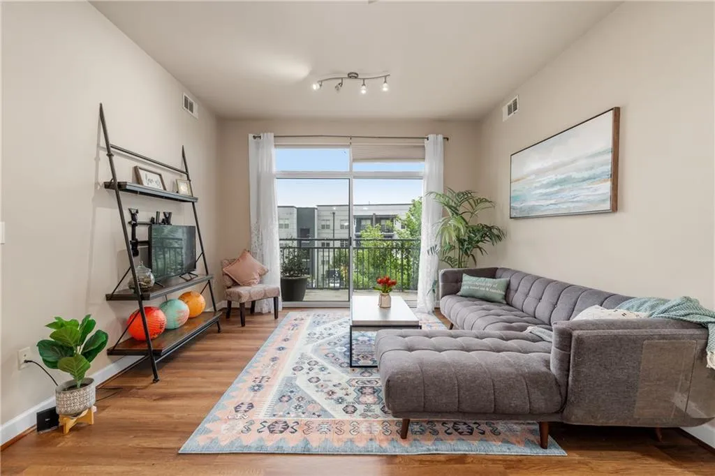 711 Cosmopolitan Unit 517, Atlanta, Georgia 30324, 2 Bedrooms Bedrooms, ,2 BathroomsBathrooms,Residential,For Sale,711 Cosmopolitan Unit 517,7626323