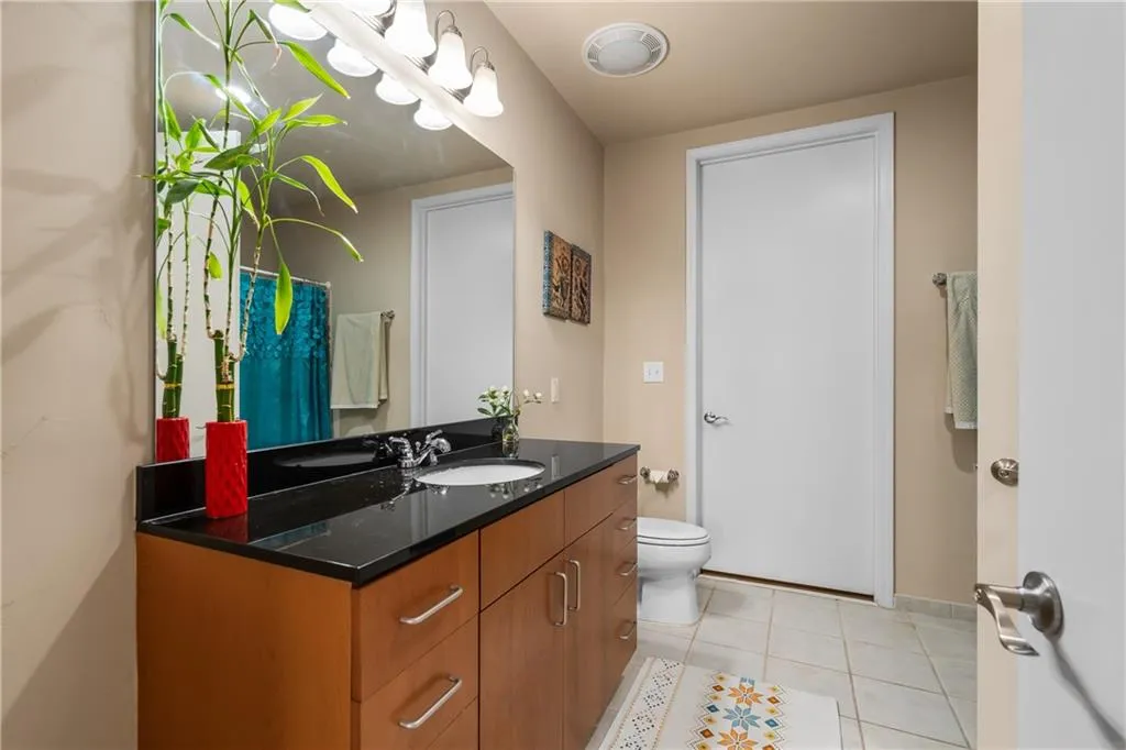 711 Cosmopolitan Unit 517, Atlanta, Georgia 30324, 2 Bedrooms Bedrooms, ,2 BathroomsBathrooms,Residential,For Sale,711 Cosmopolitan Unit 517,7626323