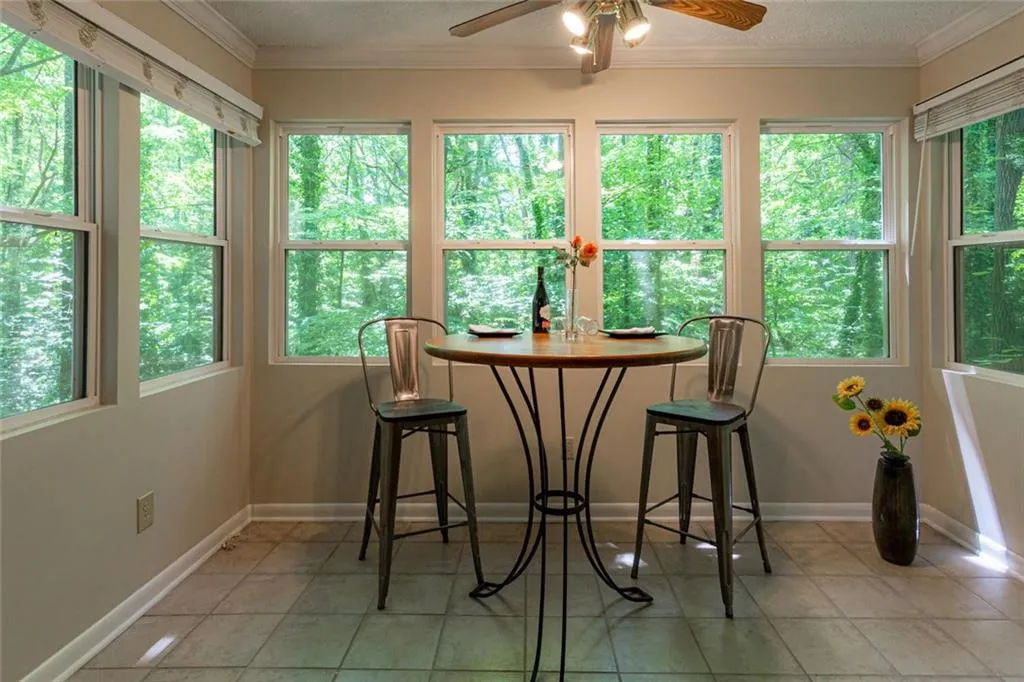 5143 Roswell Road Unit 5, Atlanta, Georgia 30342, 2 Bedrooms Bedrooms, ,1 BathroomBathrooms,Residential,Sold,5143 Roswell Road Unit 5,6717554
