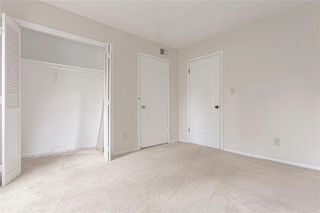 5143 Roswell Road Unit 5, Atlanta, Georgia 30342, 2 Bedrooms Bedrooms, ,1 BathroomBathrooms,Residential,Sold,5143 Roswell Road Unit 5,6717554
