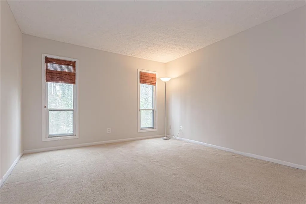 5143 Roswell Road Unit 5, Atlanta, Georgia 30342, 2 Bedrooms Bedrooms, ,1 BathroomBathrooms,Residential,Sold,5143 Roswell Road Unit 5,6717554
