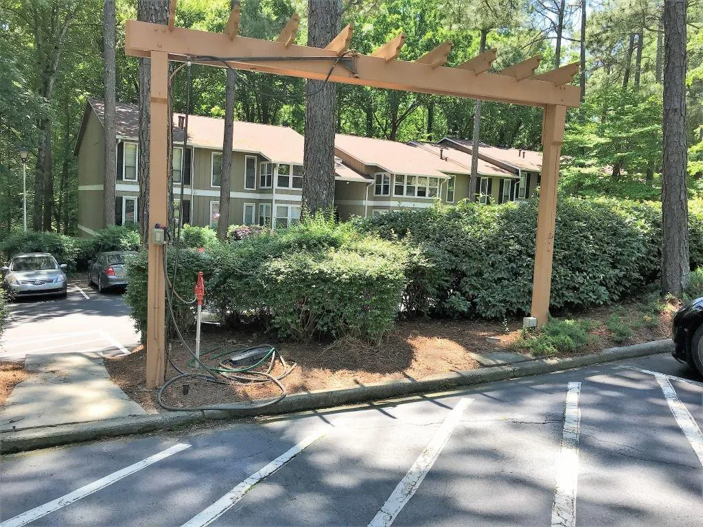 5143 Roswell Road Unit 5, Atlanta, Georgia 30342, 2 Bedrooms Bedrooms, ,1 BathroomBathrooms,Residential,Sold,5143 Roswell Road Unit 5,6717554