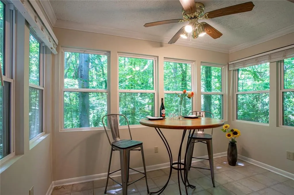 5143 Roswell Road Unit 5, Atlanta, Georgia 30342, 2 Bedrooms Bedrooms, ,1 BathroomBathrooms,Residential,Sold,5143 Roswell Road Unit 5,6717554