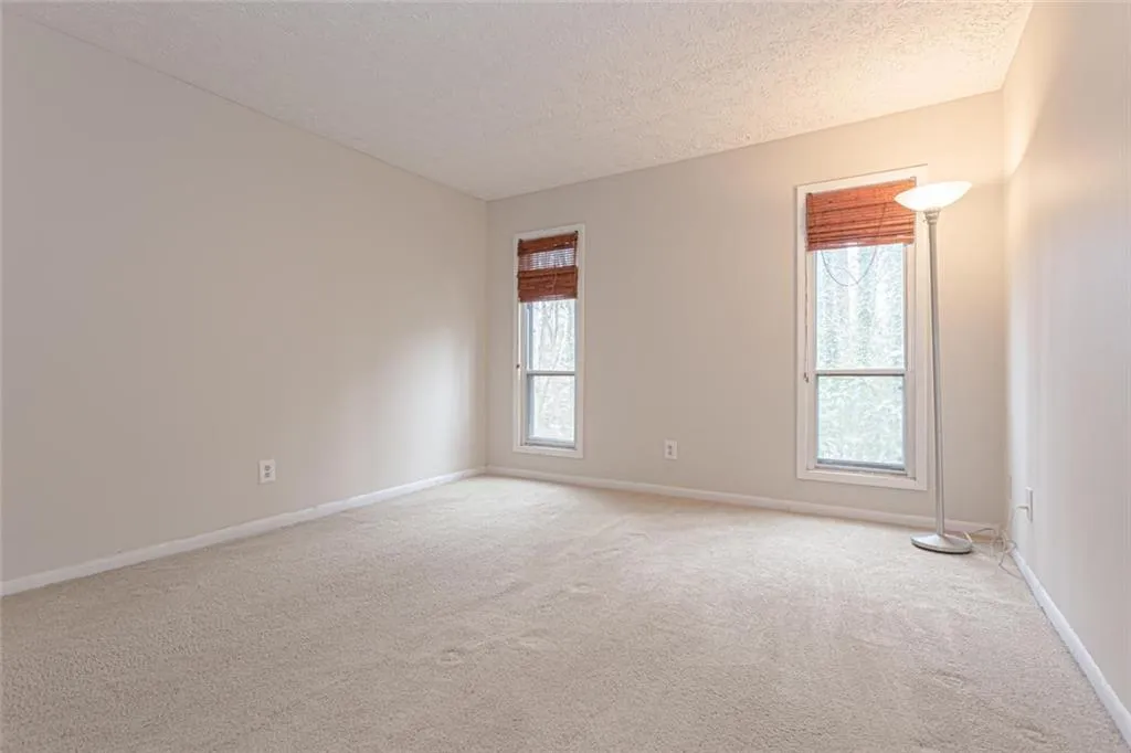 5143 Roswell Road Unit 5, Atlanta, Georgia 30342, 2 Bedrooms Bedrooms, ,1 BathroomBathrooms,Residential,Sold,5143 Roswell Road Unit 5,6717554