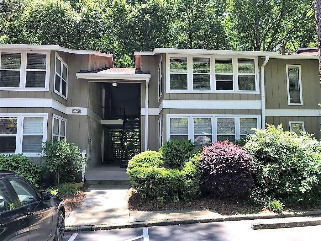 5143 Roswell Road Unit 5, Atlanta, Georgia 30342, 2 Bedrooms Bedrooms, ,1 BathroomBathrooms,Residential,Sold,5143 Roswell Road Unit 5,6717554