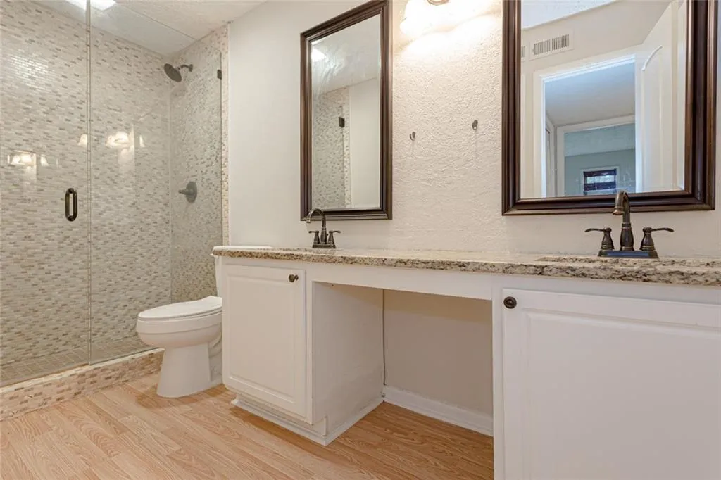5143 Roswell Road Unit 5, Atlanta, Georgia 30342, 2 Bedrooms Bedrooms, ,1 BathroomBathrooms,Residential,Sold,5143 Roswell Road Unit 5,6717554