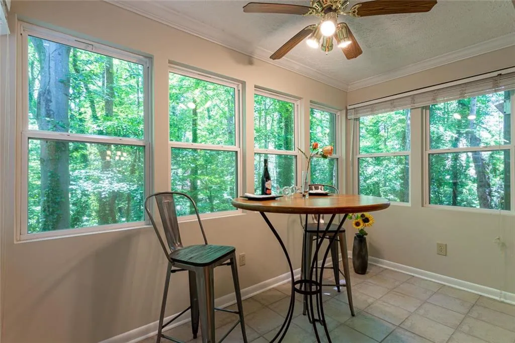 5143 Roswell Road Unit 5, Atlanta, Georgia 30342, 2 Bedrooms Bedrooms, ,1 BathroomBathrooms,Residential,Sold,5143 Roswell Road Unit 5,6717554