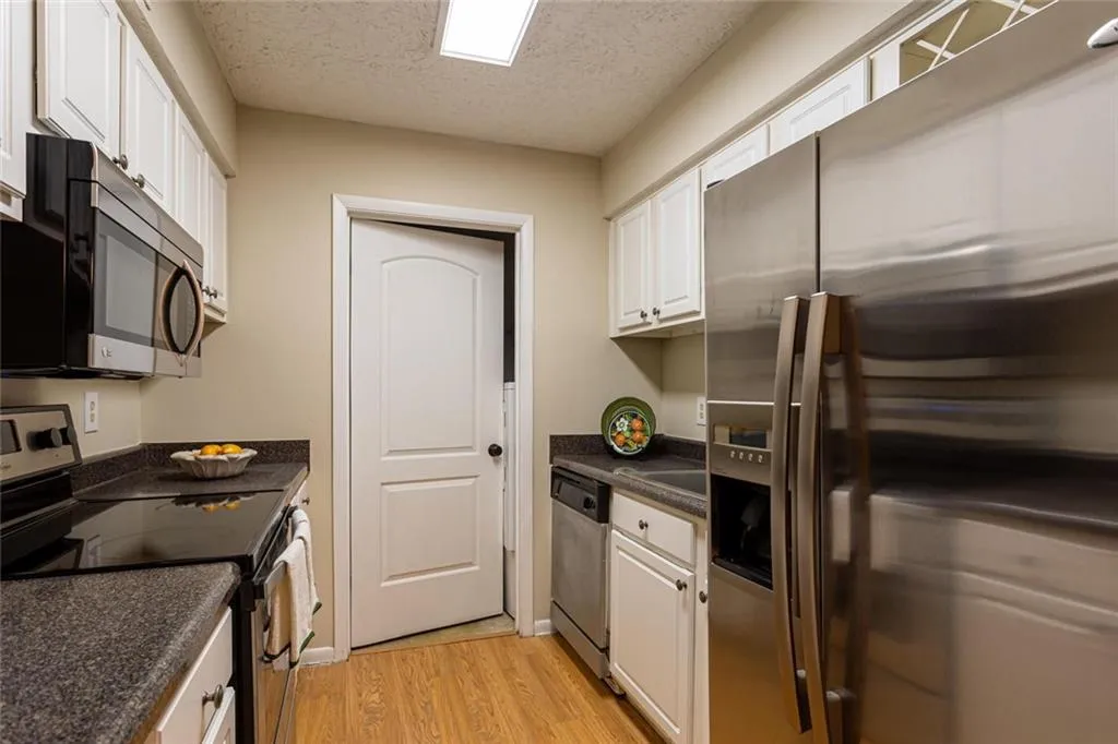 5143 Roswell Road Unit 5, Atlanta, Georgia 30342, 2 Bedrooms Bedrooms, ,1 BathroomBathrooms,Residential,Sold,5143 Roswell Road Unit 5,6717554