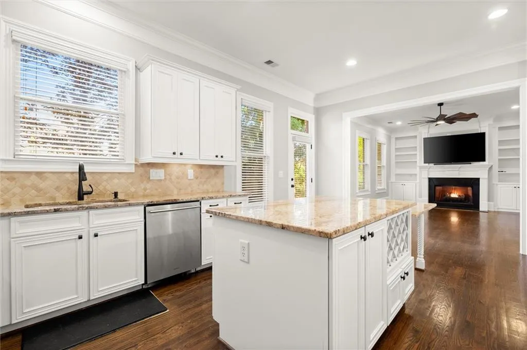 6272 Mount Vernon Oaks Drive, Sandy Springs, Georgia 30328, 4 Bedrooms Bedrooms, ,3 BathroomsBathrooms,Residential,For Sale,6272 Mount Vernon Oaks Drive,7697109