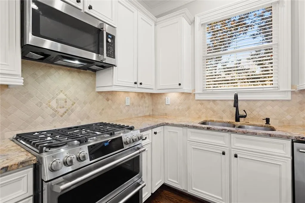 6272 Mount Vernon Oaks Drive, Sandy Springs, Georgia 30328, 4 Bedrooms Bedrooms, ,3 BathroomsBathrooms,Residential,For Sale,6272 Mount Vernon Oaks Drive,7697109