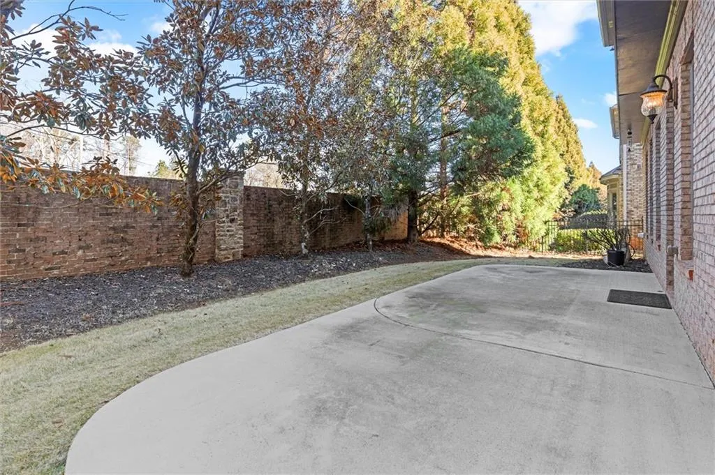 6272 Mount Vernon Oaks Drive, Sandy Springs, Georgia 30328, 4 Bedrooms Bedrooms, ,3 BathroomsBathrooms,Residential,For Sale,6272 Mount Vernon Oaks Drive,7697109