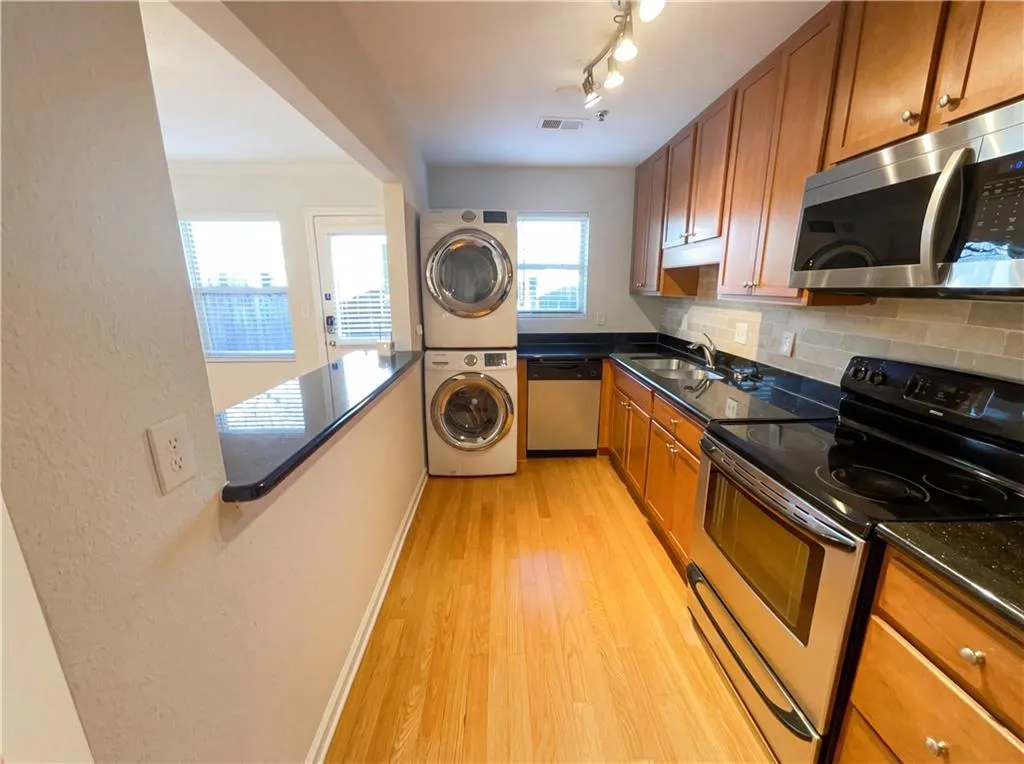 165 N River Drive Unit G, Atlanta, Georgia 30350, 2 Bedrooms Bedrooms, ,2 BathroomsBathrooms,Residential,For Sale,165 N River Drive Unit G,7728685