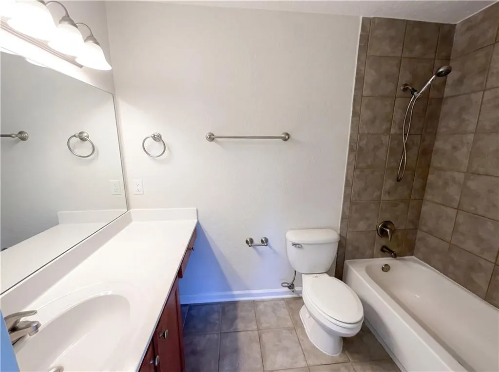 165 N River Drive Unit G, Atlanta, Georgia 30350, 2 Bedrooms Bedrooms, ,2 BathroomsBathrooms,Residential,For Sale,165 N River Drive Unit G,7728685