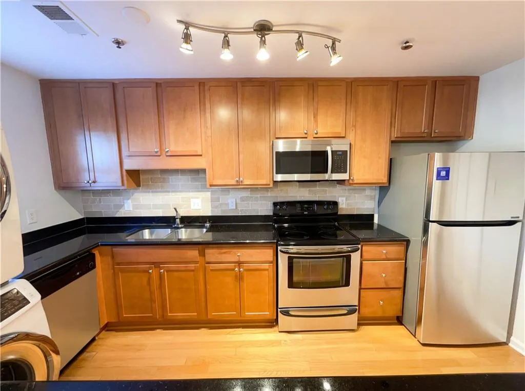 165 N River Drive Unit G, Atlanta, Georgia 30350, 2 Bedrooms Bedrooms, ,2 BathroomsBathrooms,Residential,For Sale,165 N River Drive Unit G,7728685