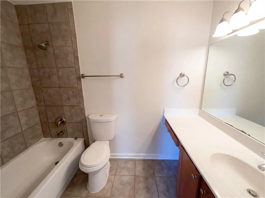 165 N River Drive Unit G, Atlanta, Georgia 30350, 2 Bedrooms Bedrooms, ,2 BathroomsBathrooms,Residential,For Sale,165 N River Drive Unit G,7728685