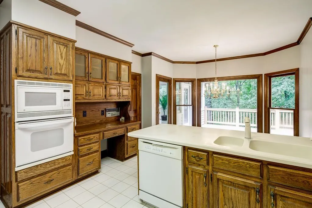 8265 Habersham Waters Road, Sandy Springs, Georgia 30350, 5 Bedrooms Bedrooms, ,4 BathroomsBathrooms,Residential,Sold,8265 Habersham Waters Road,6591935