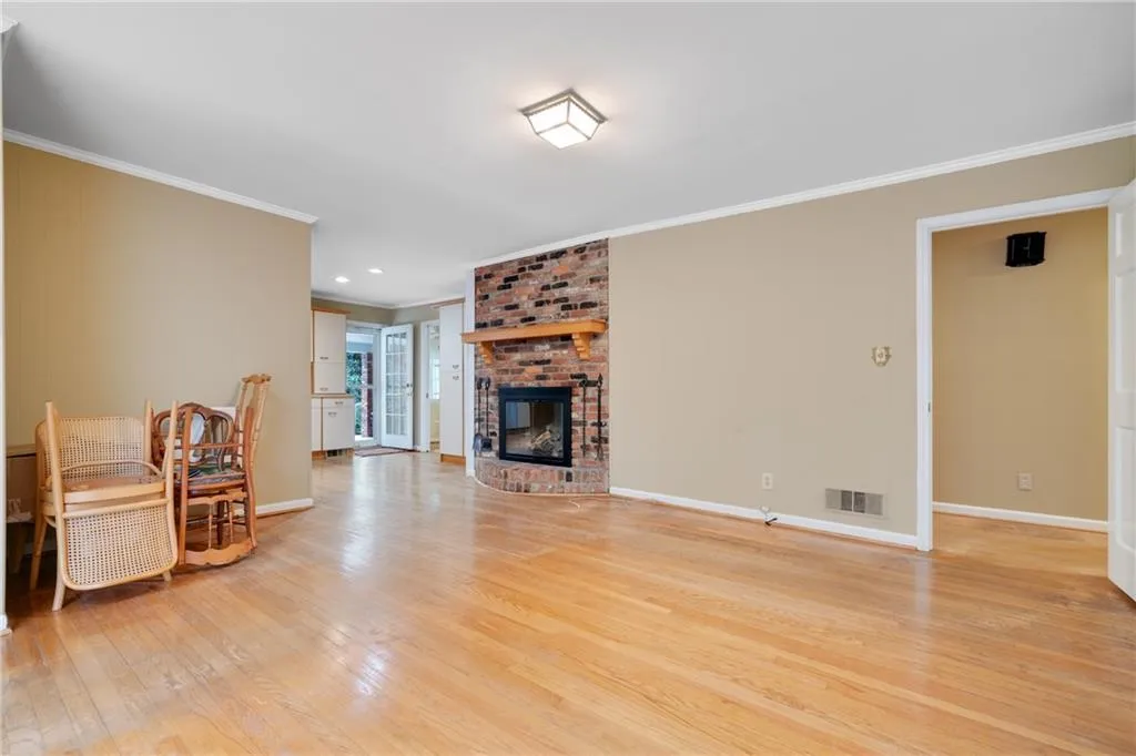 315 Amberidge Trail, Sandy Springs, Georgia 30328, 3 Bedrooms Bedrooms, ,2 BathroomsBathrooms,Residential,Sold,315 Amberidge Trail,6853998