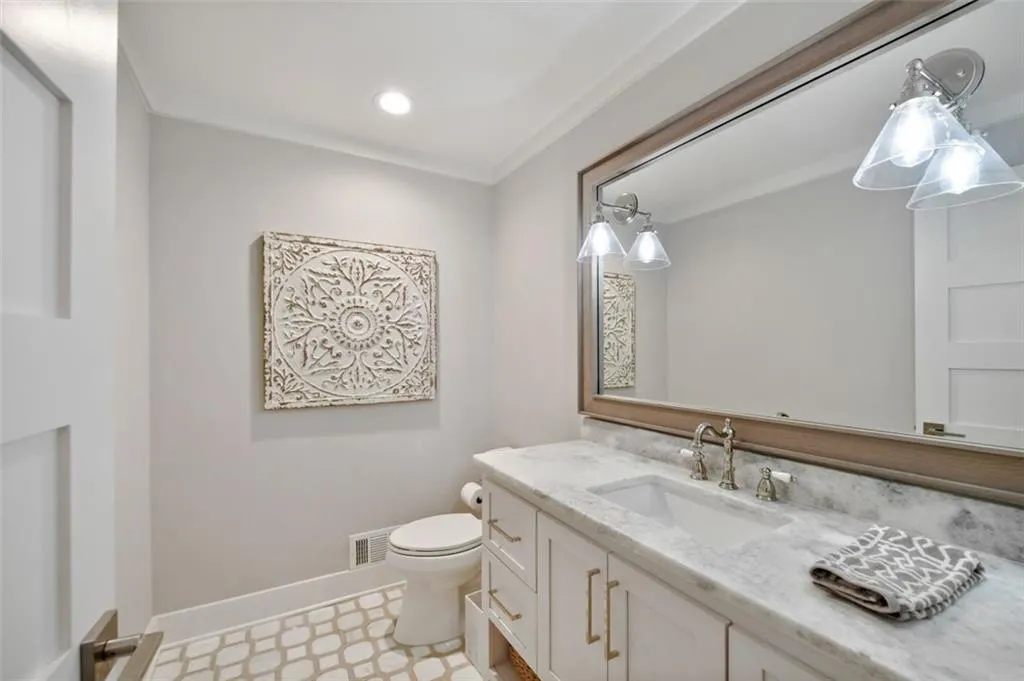 300 Amherst Court, Atlanta, Georgia 30328, 4 Bedrooms Bedrooms, ,3 BathroomsBathrooms,Residential,Sold,300 Amherst Court,6963329