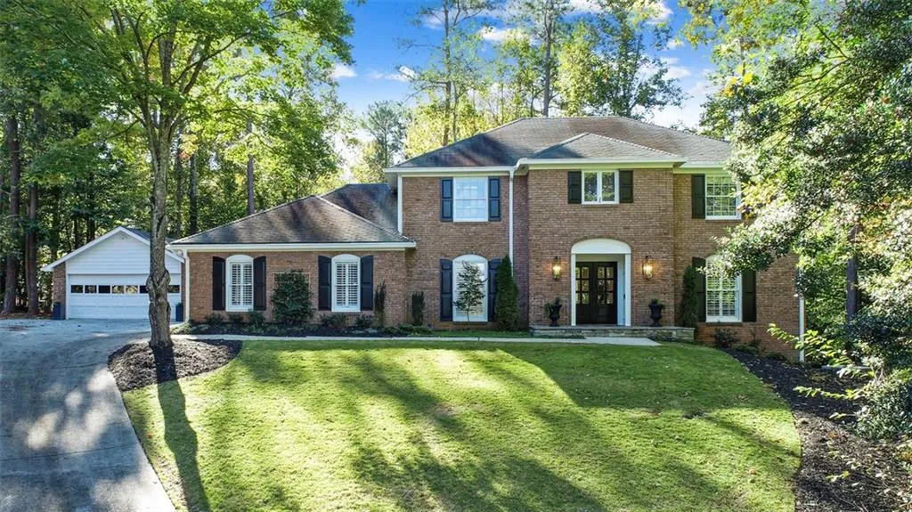 300 Amherst Court, Atlanta, Georgia 30328, 4 Bedrooms Bedrooms, ,3 BathroomsBathrooms,Residential,Sold,300 Amherst Court,6963329